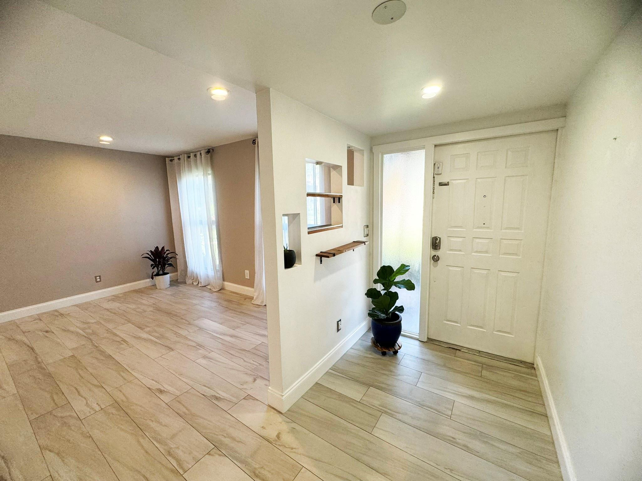 321 Sandtree Dr