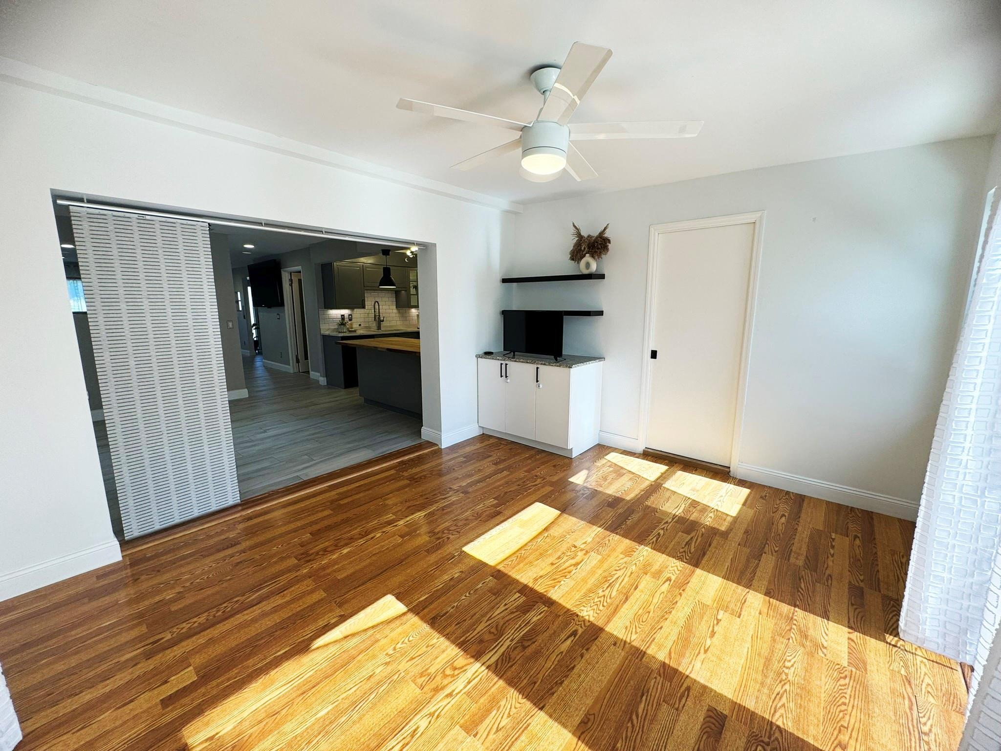 321 Sandtree Dr