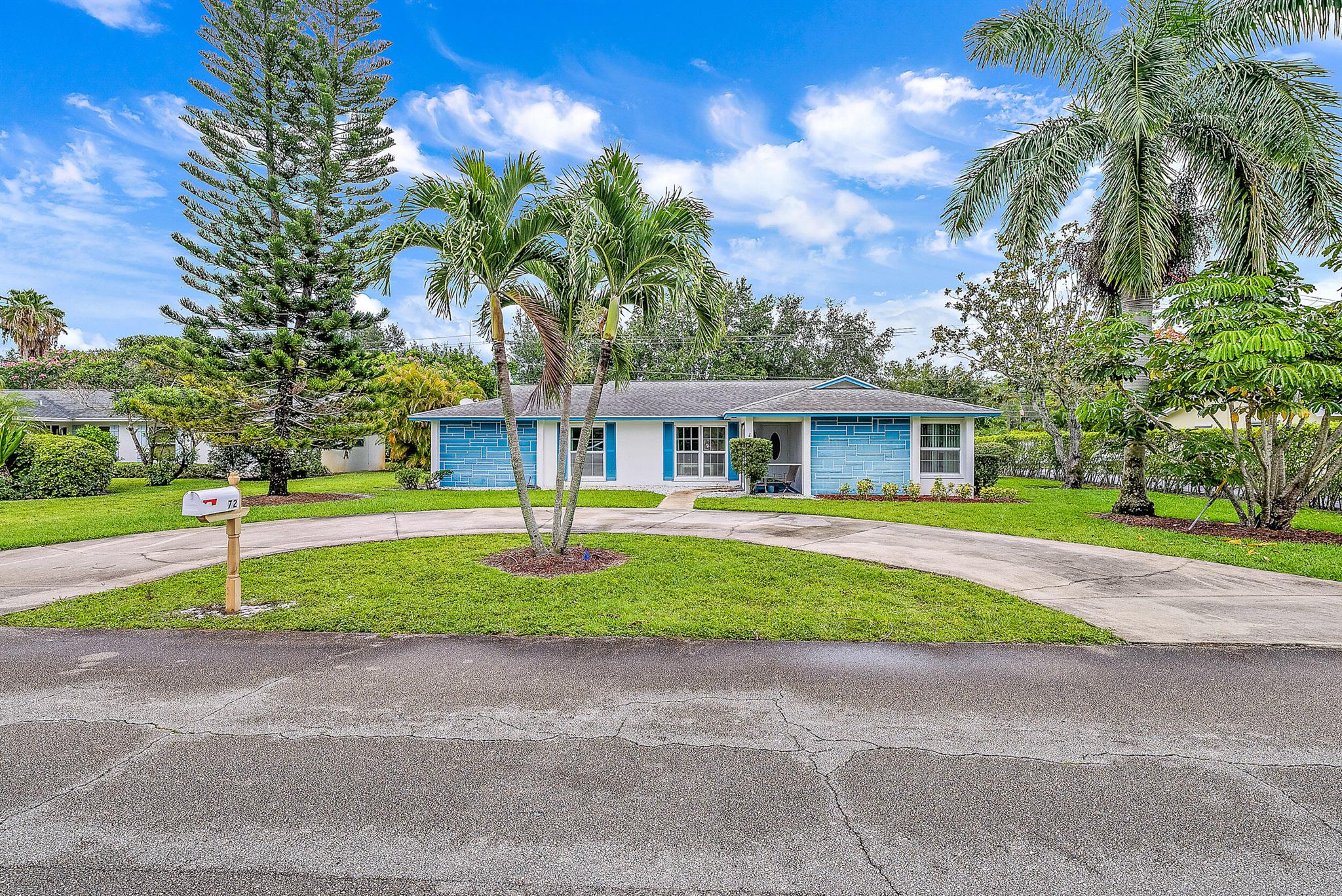 72 Yacht Club Place