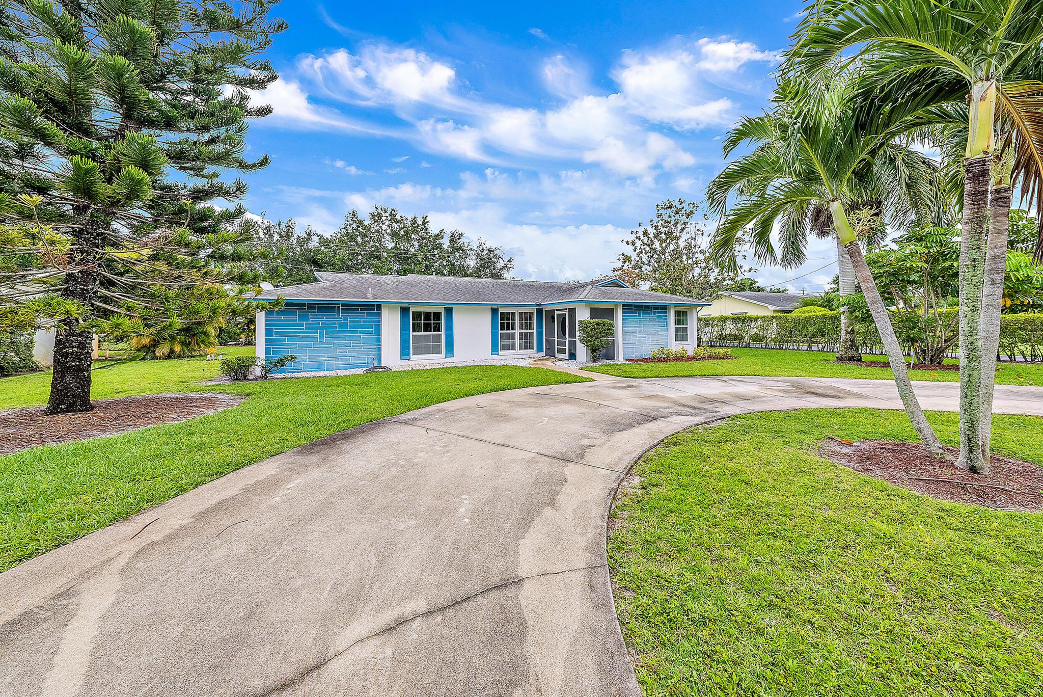 72 Yacht Club Place