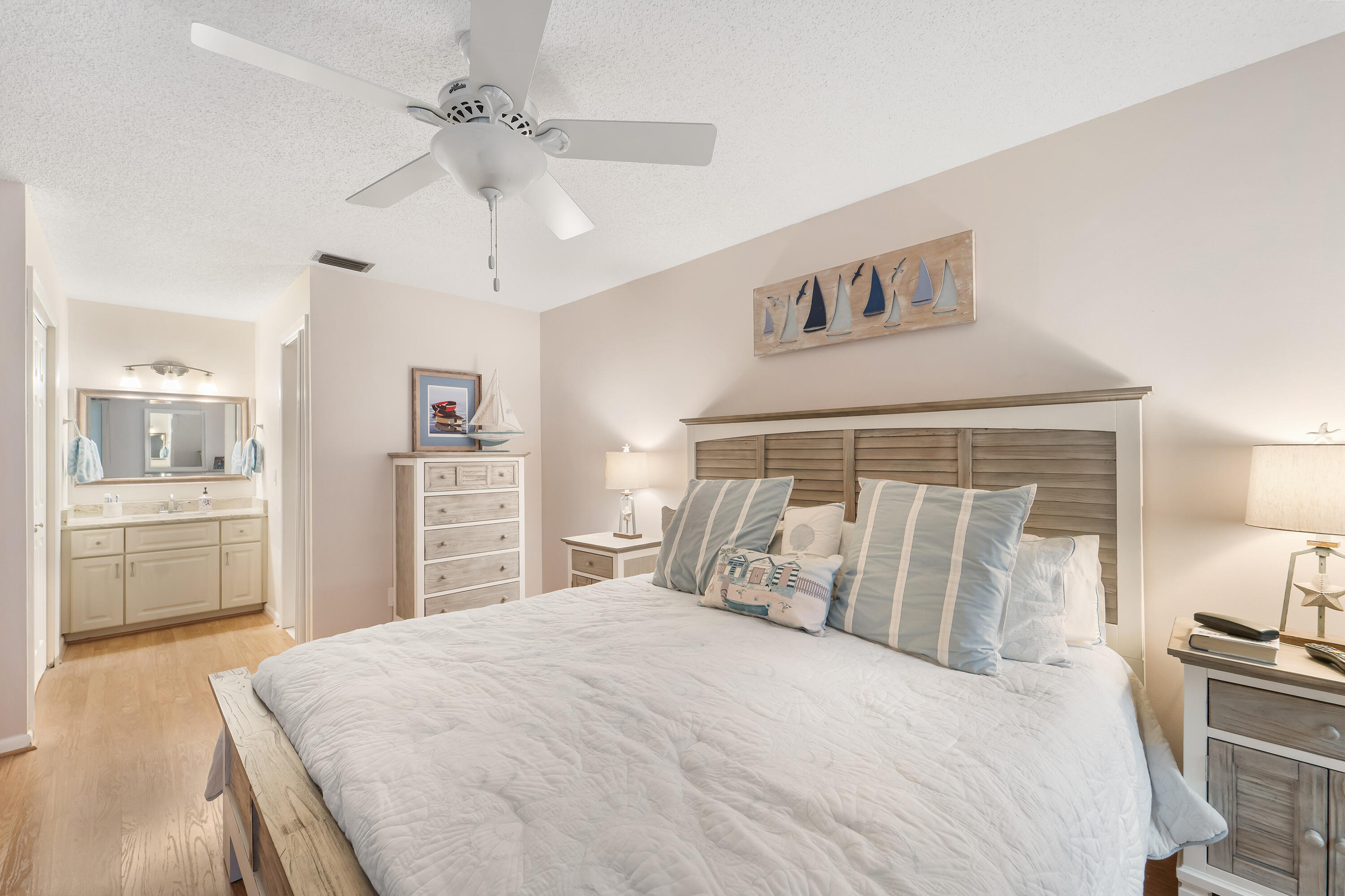 7611 SE Sugar Sand Circle