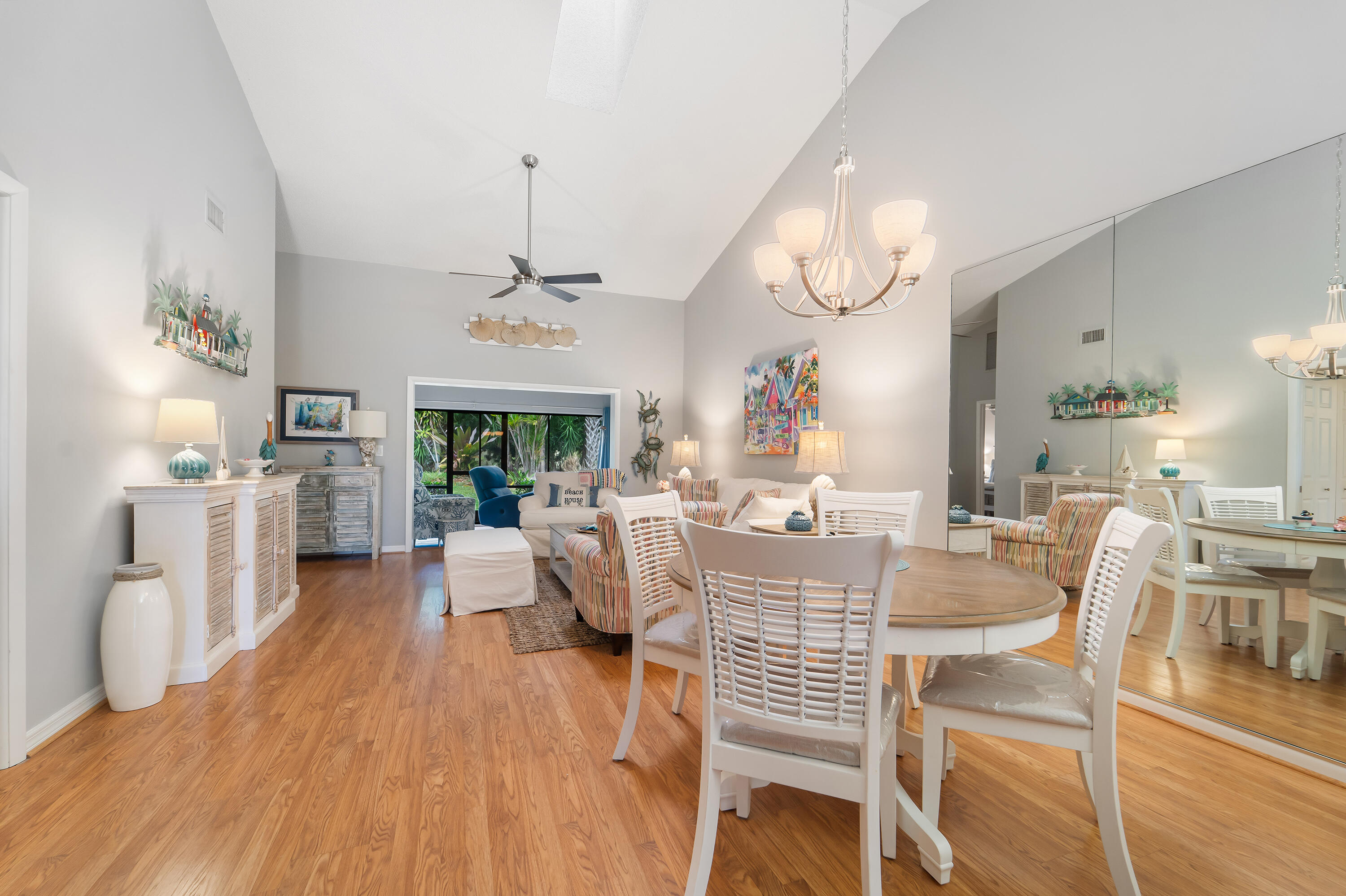 7611 SE Sugar Sand Circle