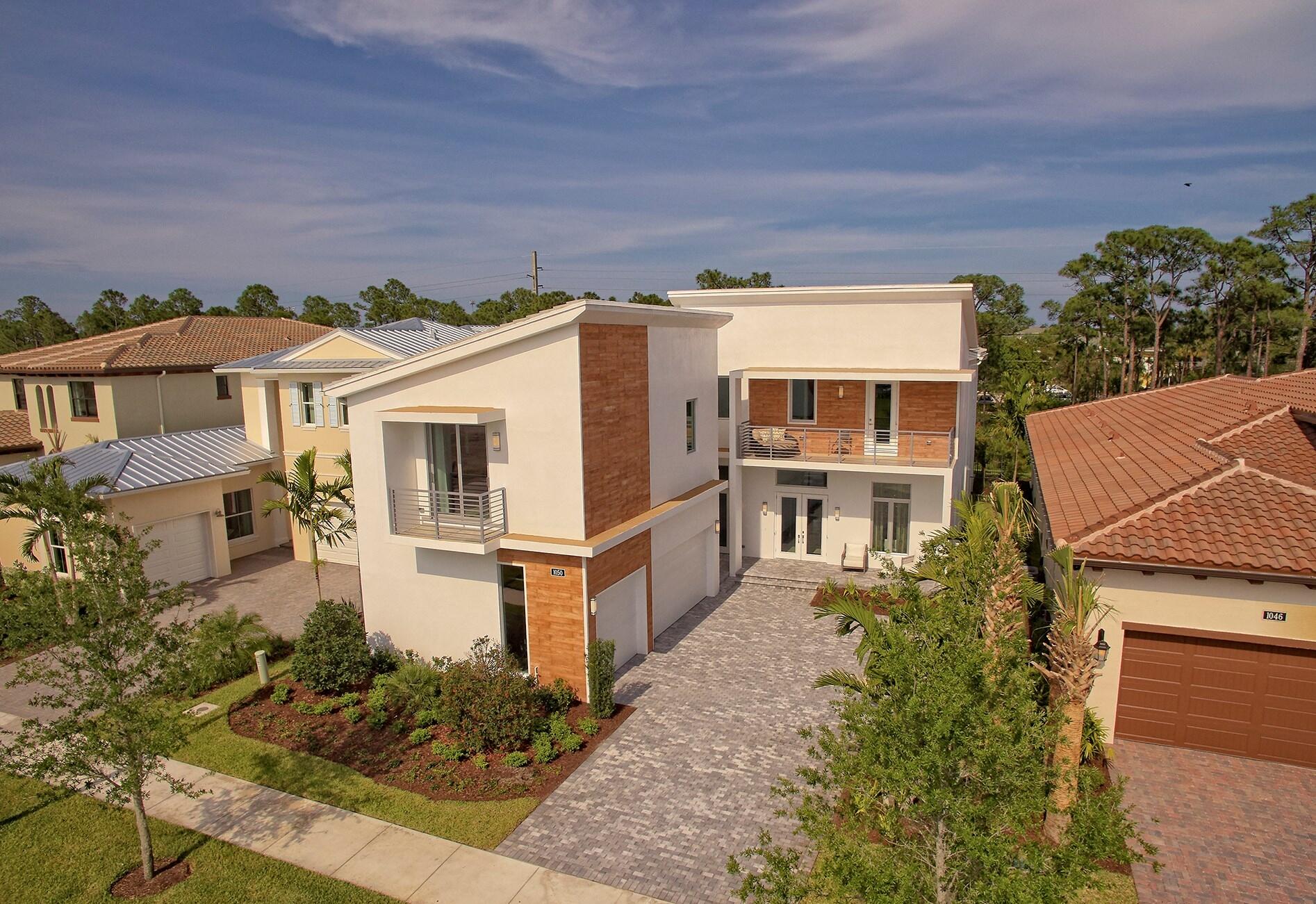 1050 SE Faulkner Ter Terrace