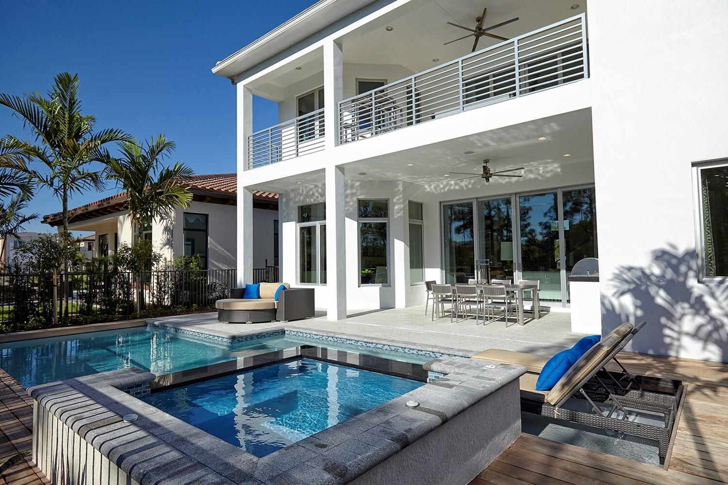 1050 SE Faulkner Ter Terrace
