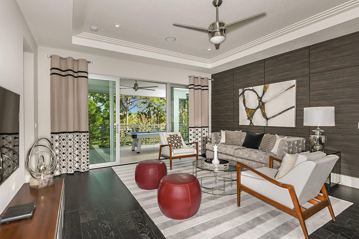 1050 SE Faulkner Ter Terrace
