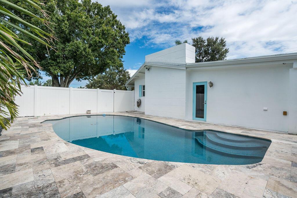 462 Tequesta Drive
