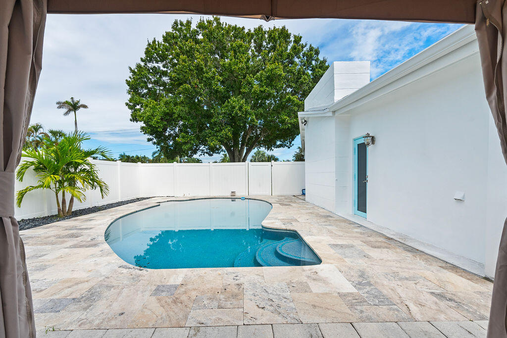 462 Tequesta Drive