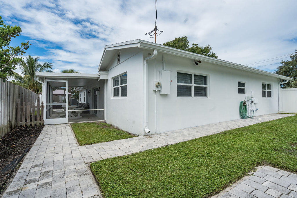 462 Tequesta Drive