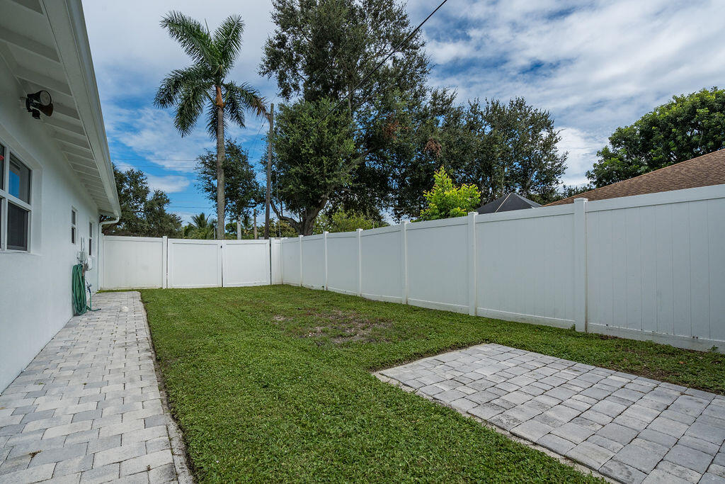 462 Tequesta Drive