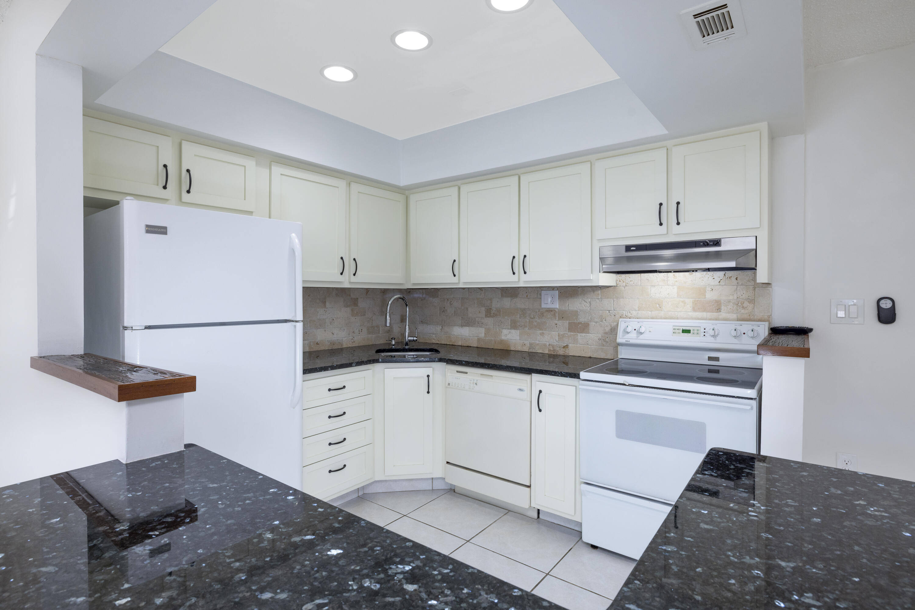 2600 S Kanner Highway M-4