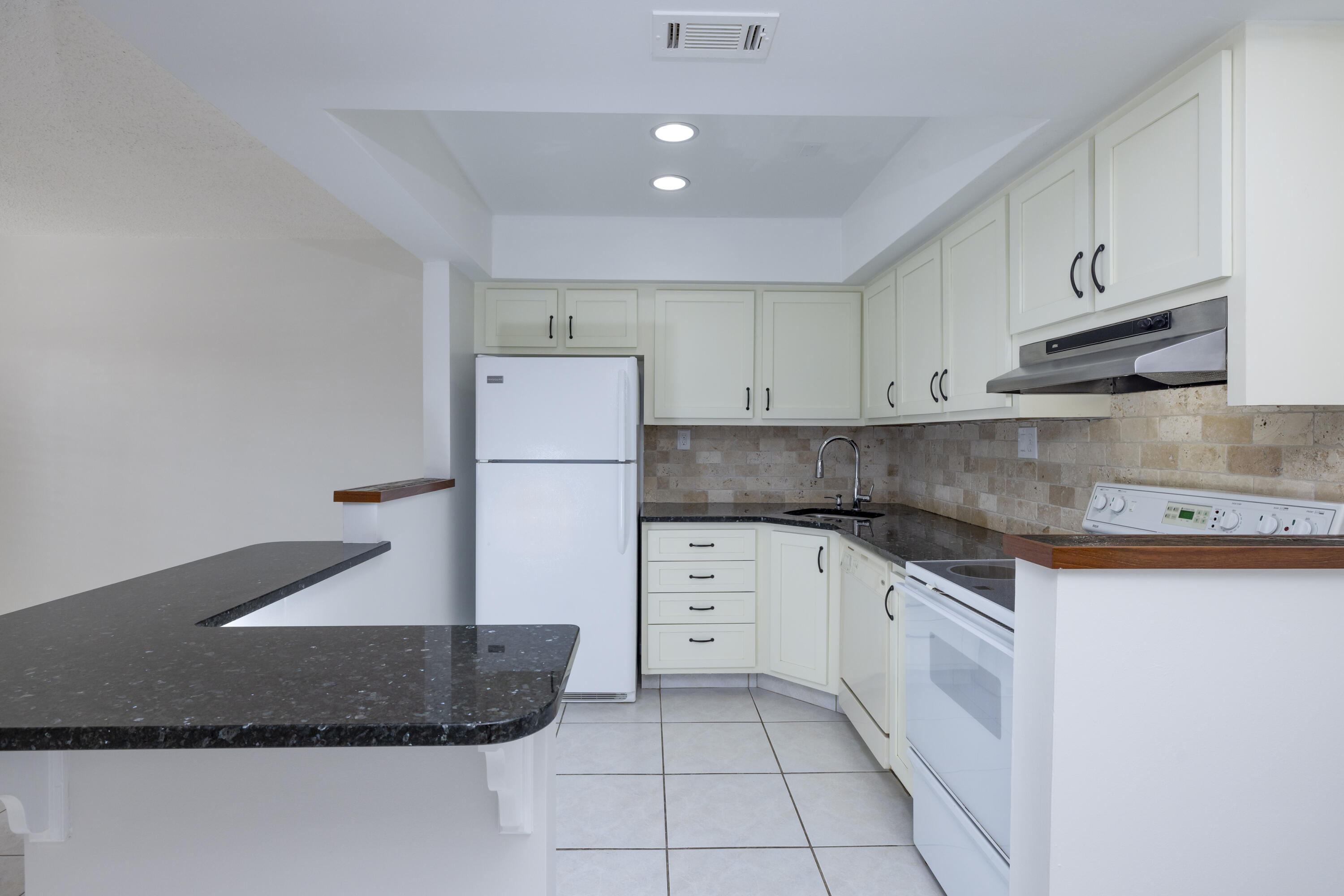 2600 S Kanner Highway M-4