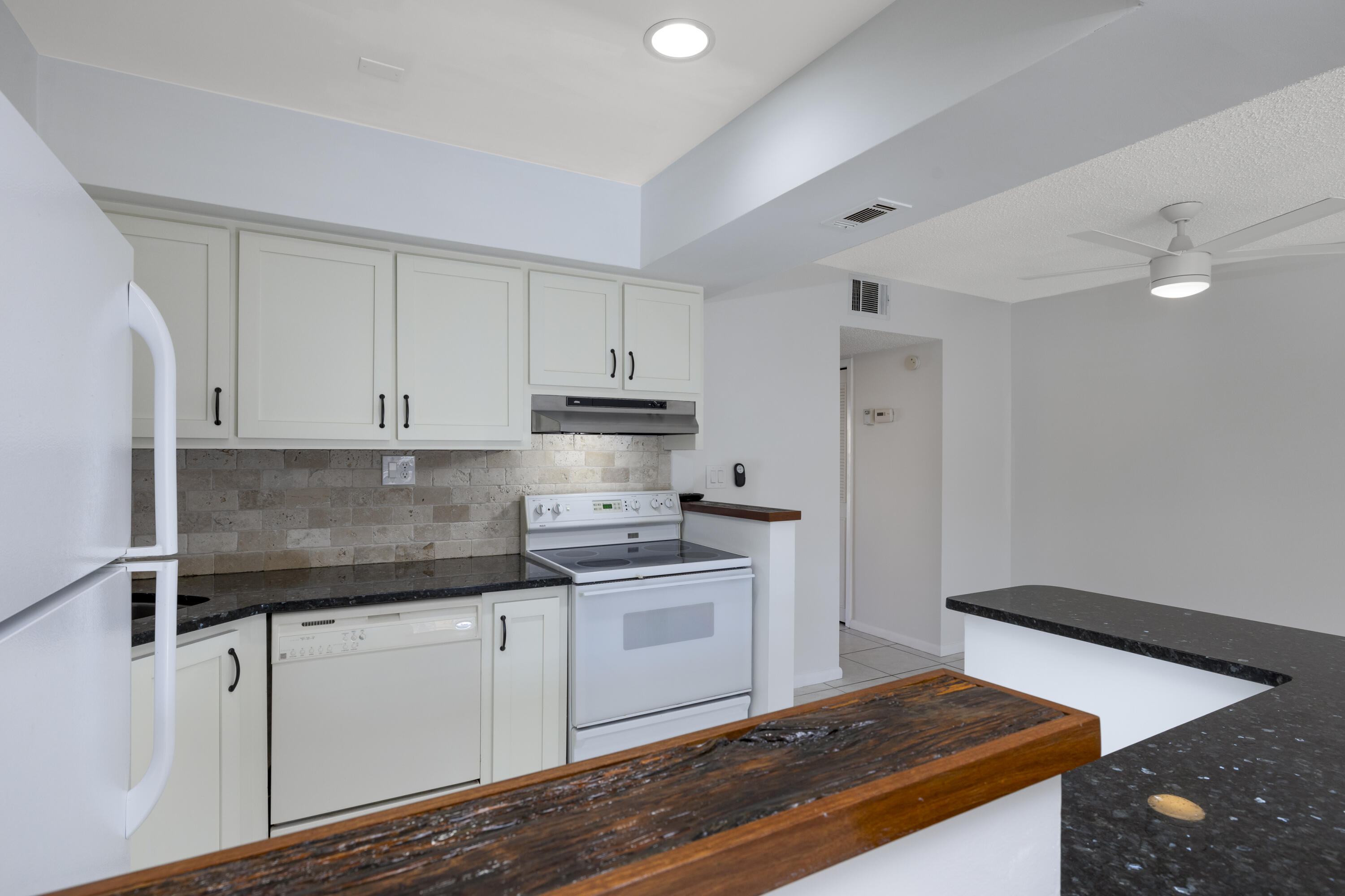 2600 S Kanner Highway M-4