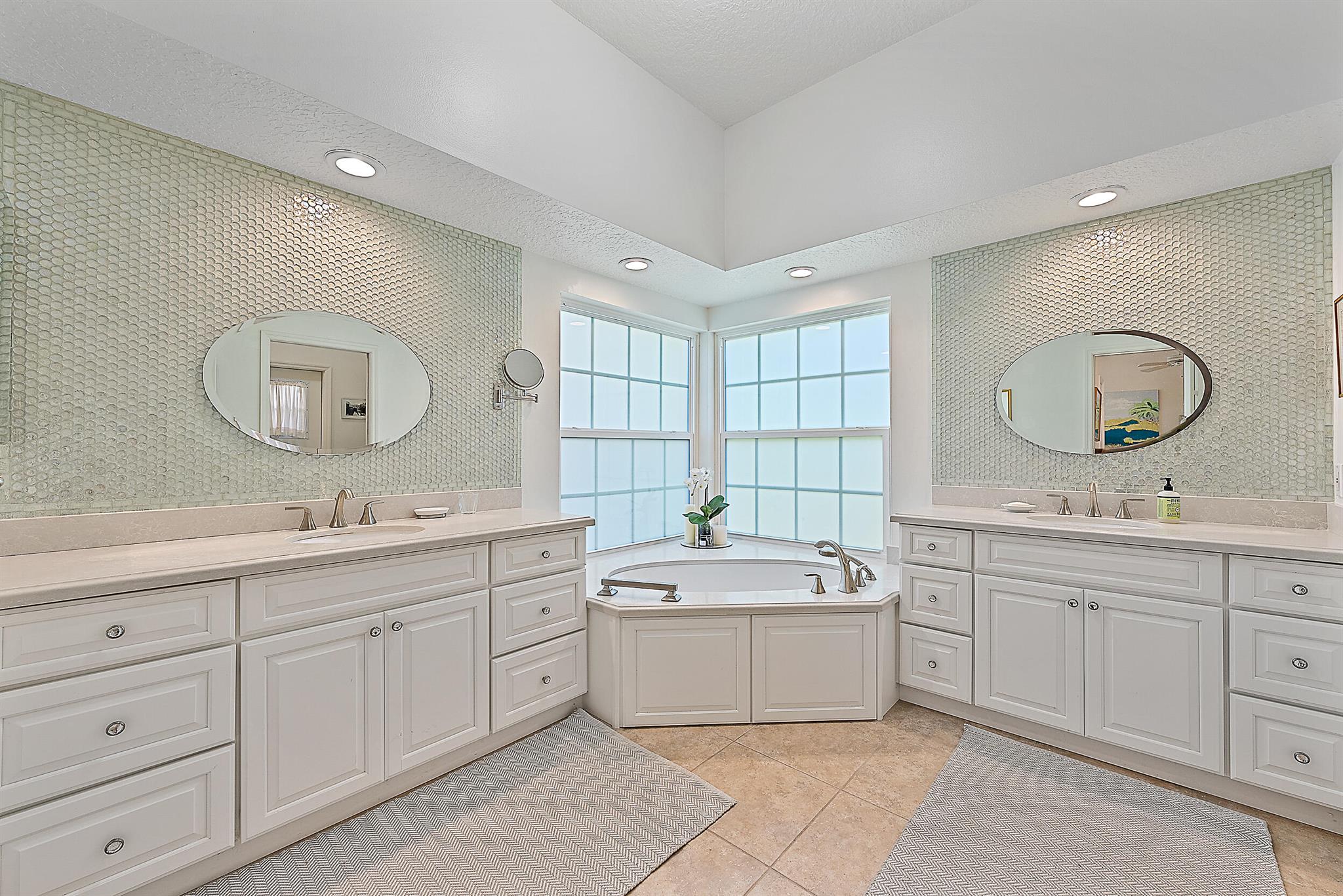 18760 SE River Ridge Road