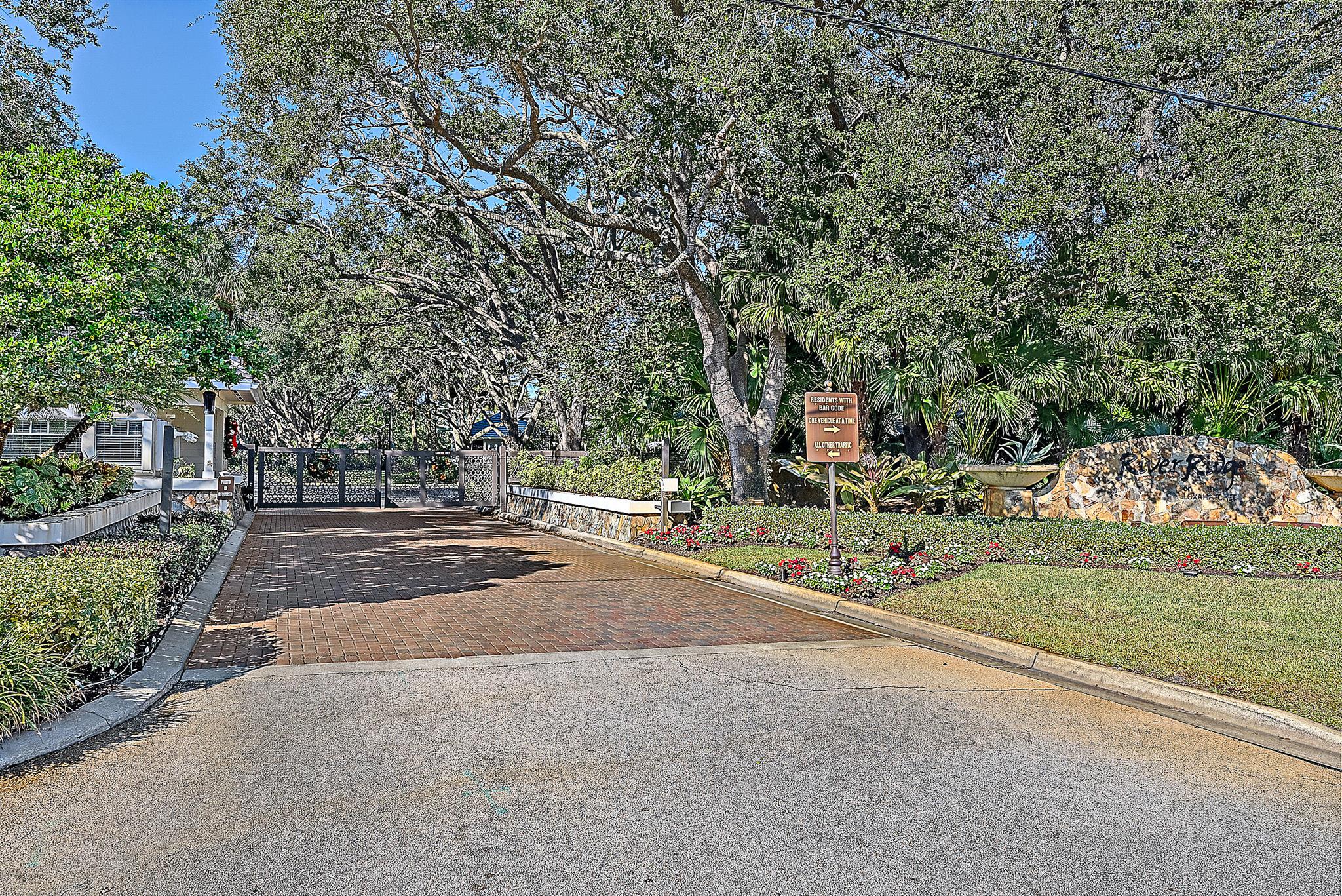 18760 SE River Ridge Road