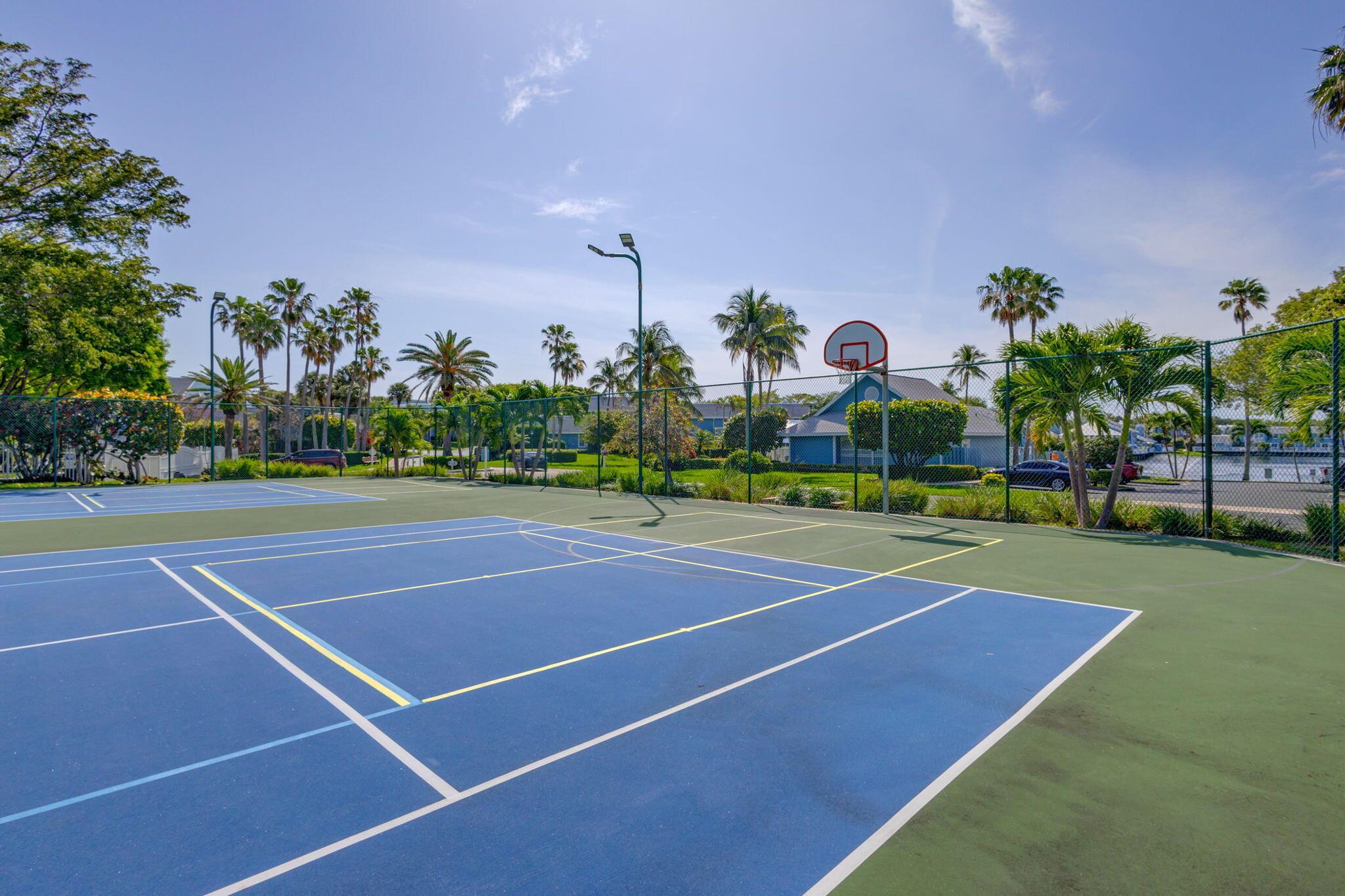 1421 Ocean Dunes Circle