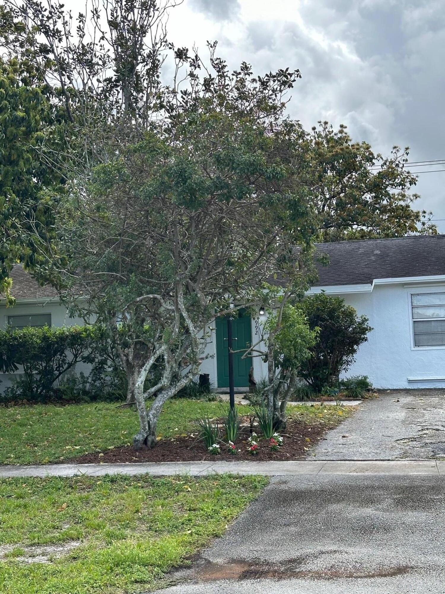 992 Mohican Boulevard