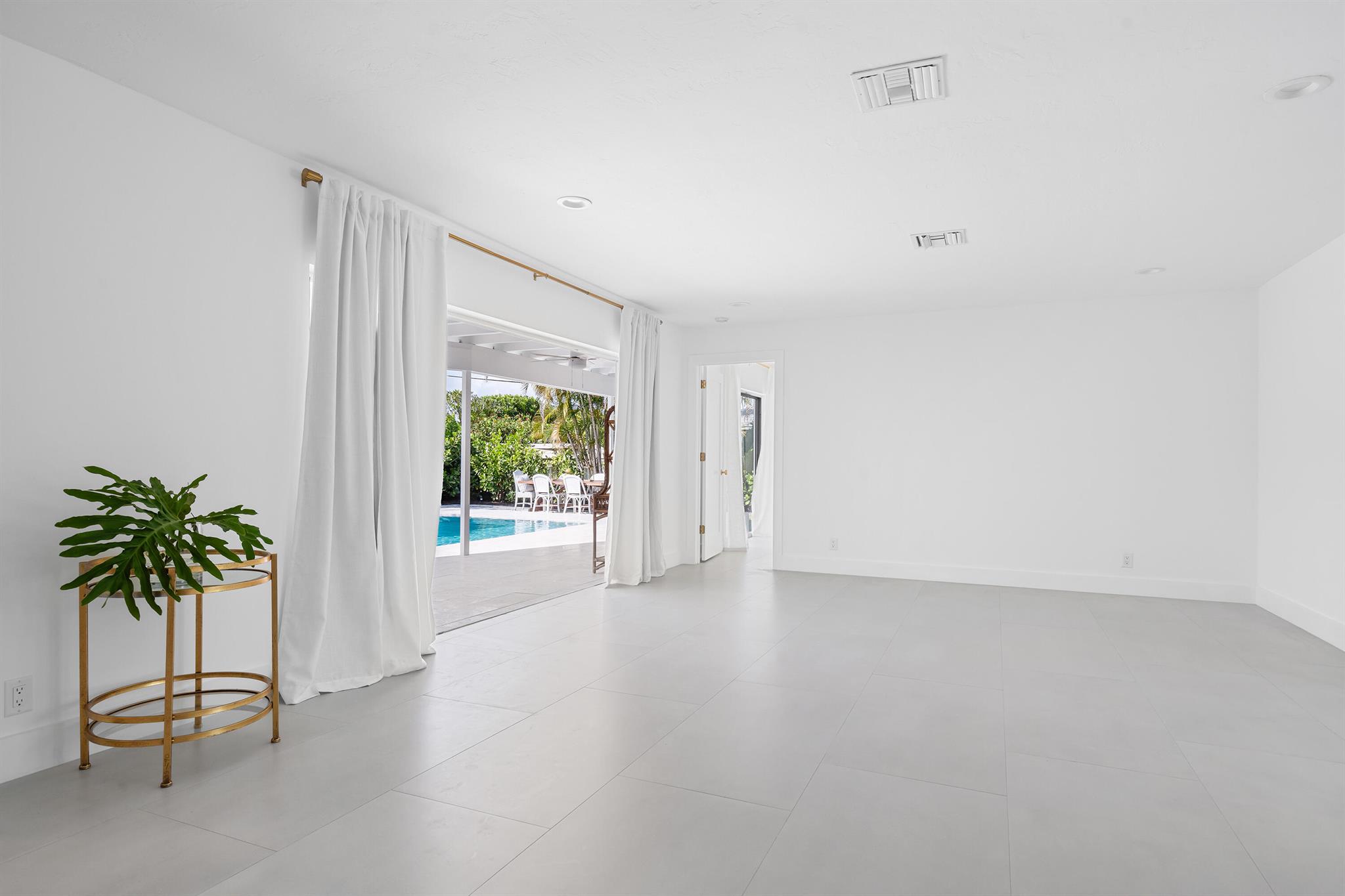 12 SE Hitching Post Circle