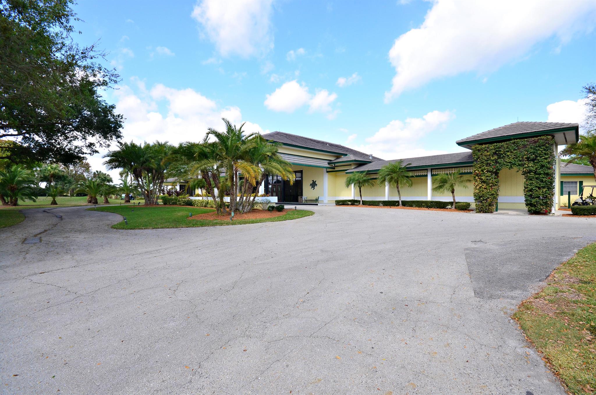12 SE Hitching Post Circle