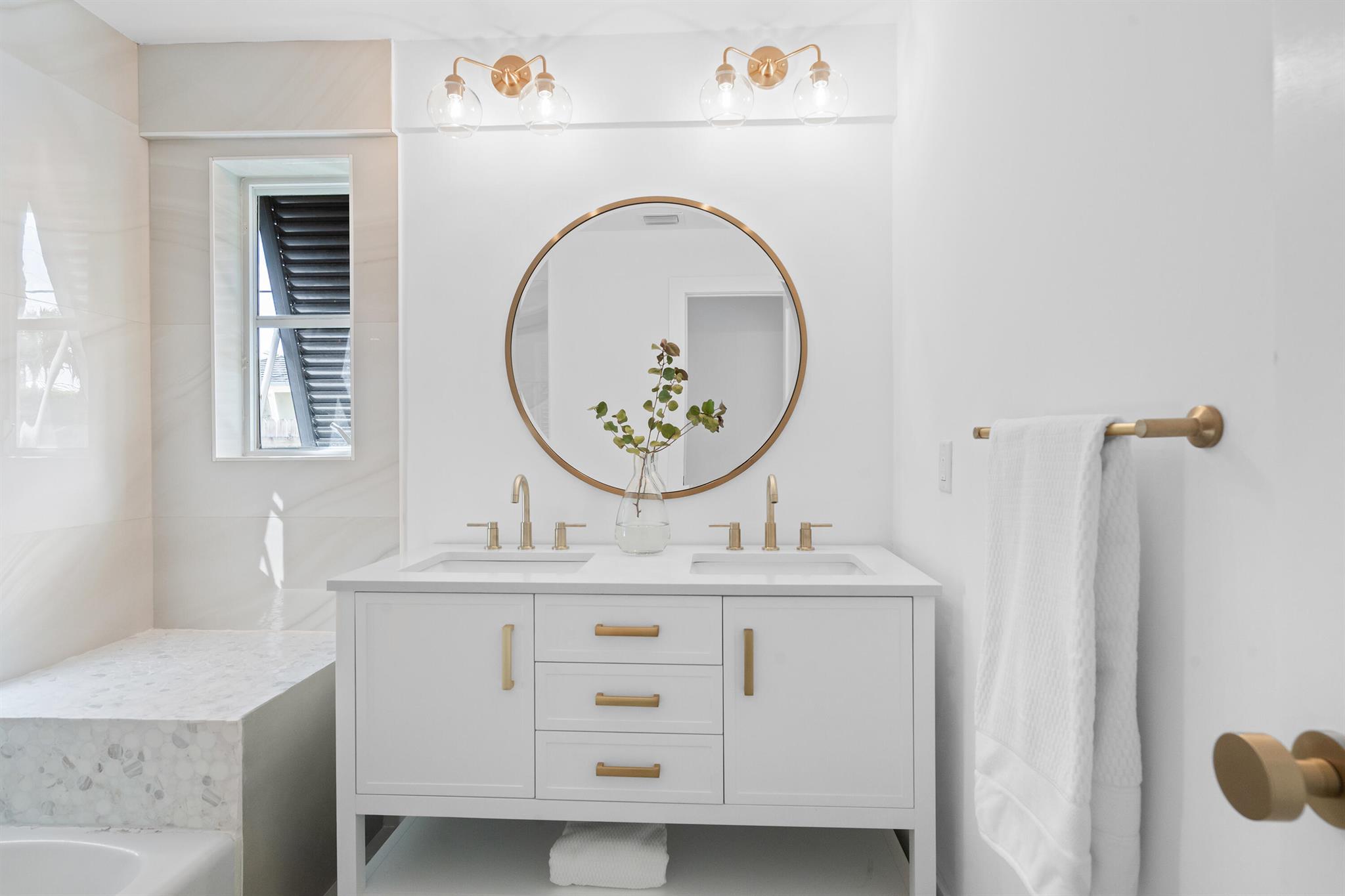 12 SE Hitching Post Circle