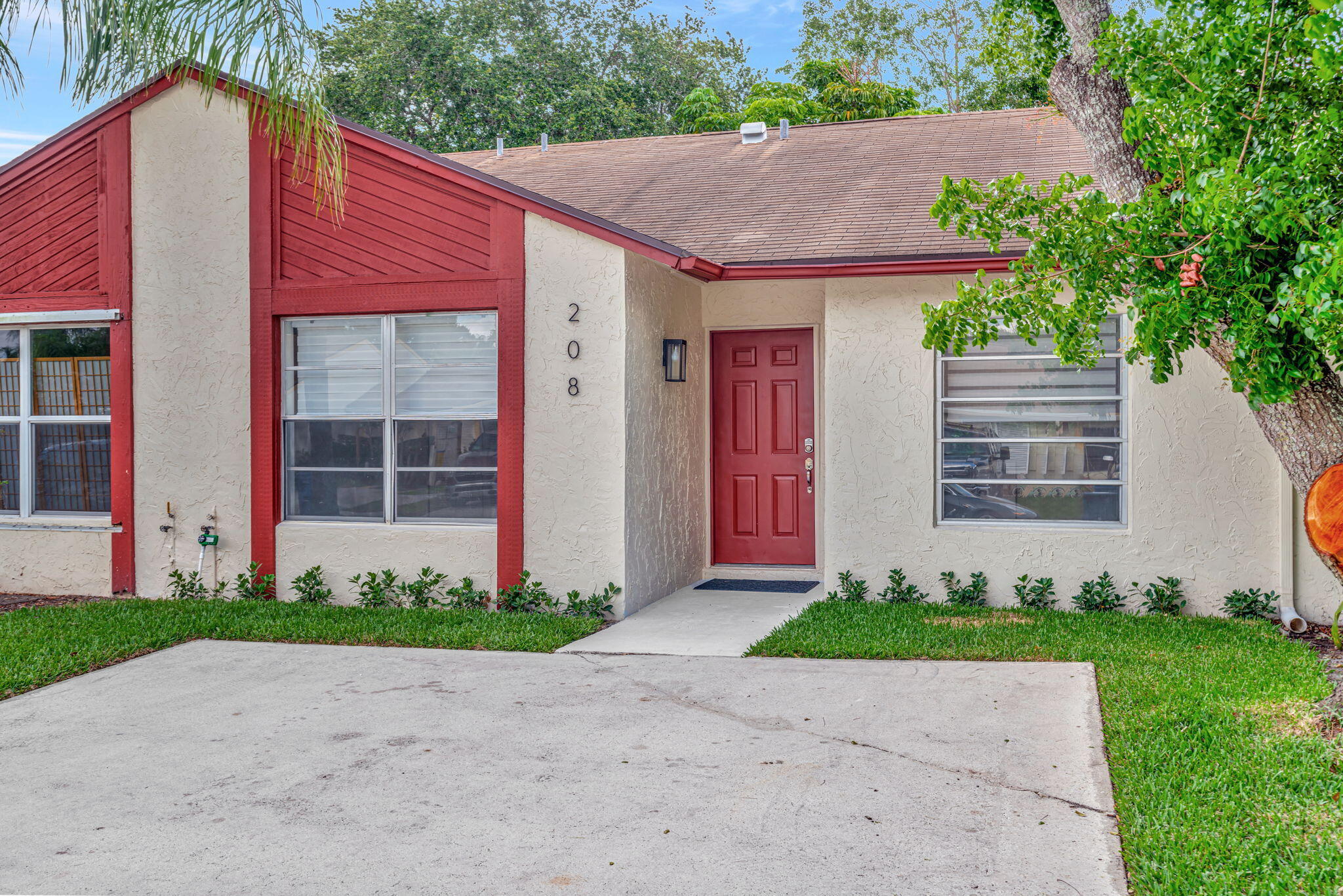 208 Palmetto Court