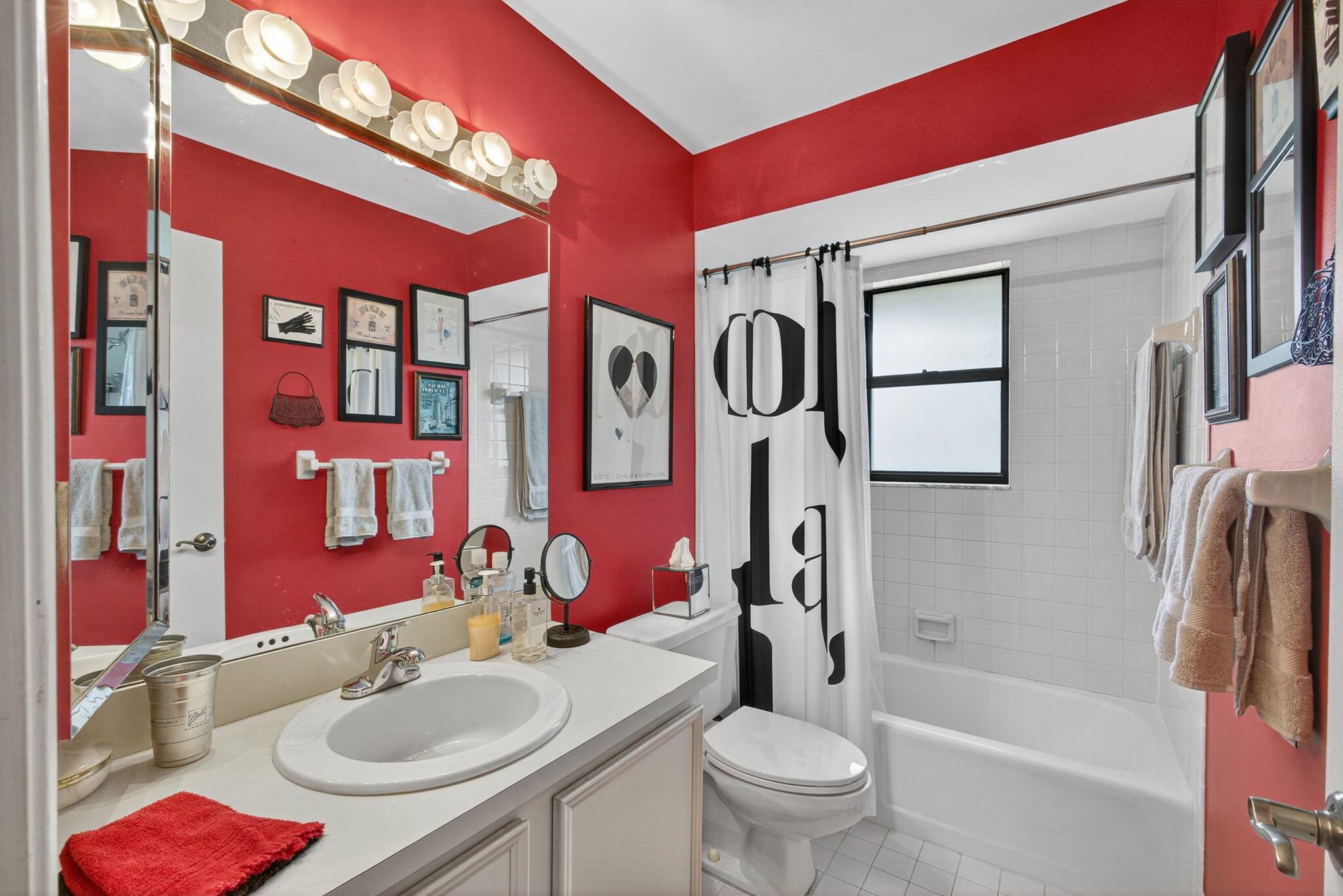 9472 SE Little Club Way S