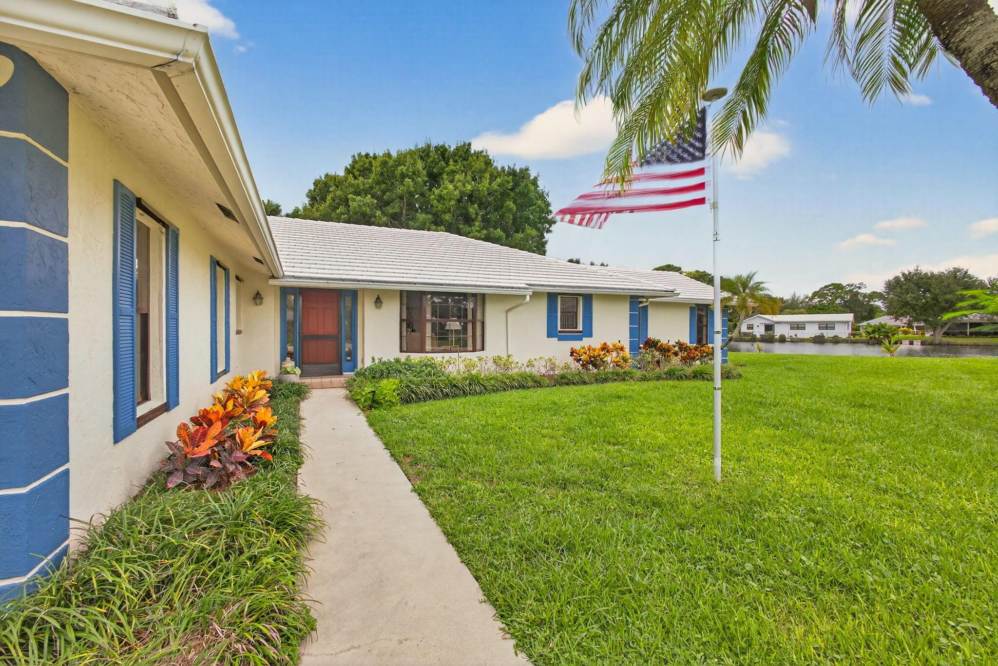 9472 SE Little Club Way S