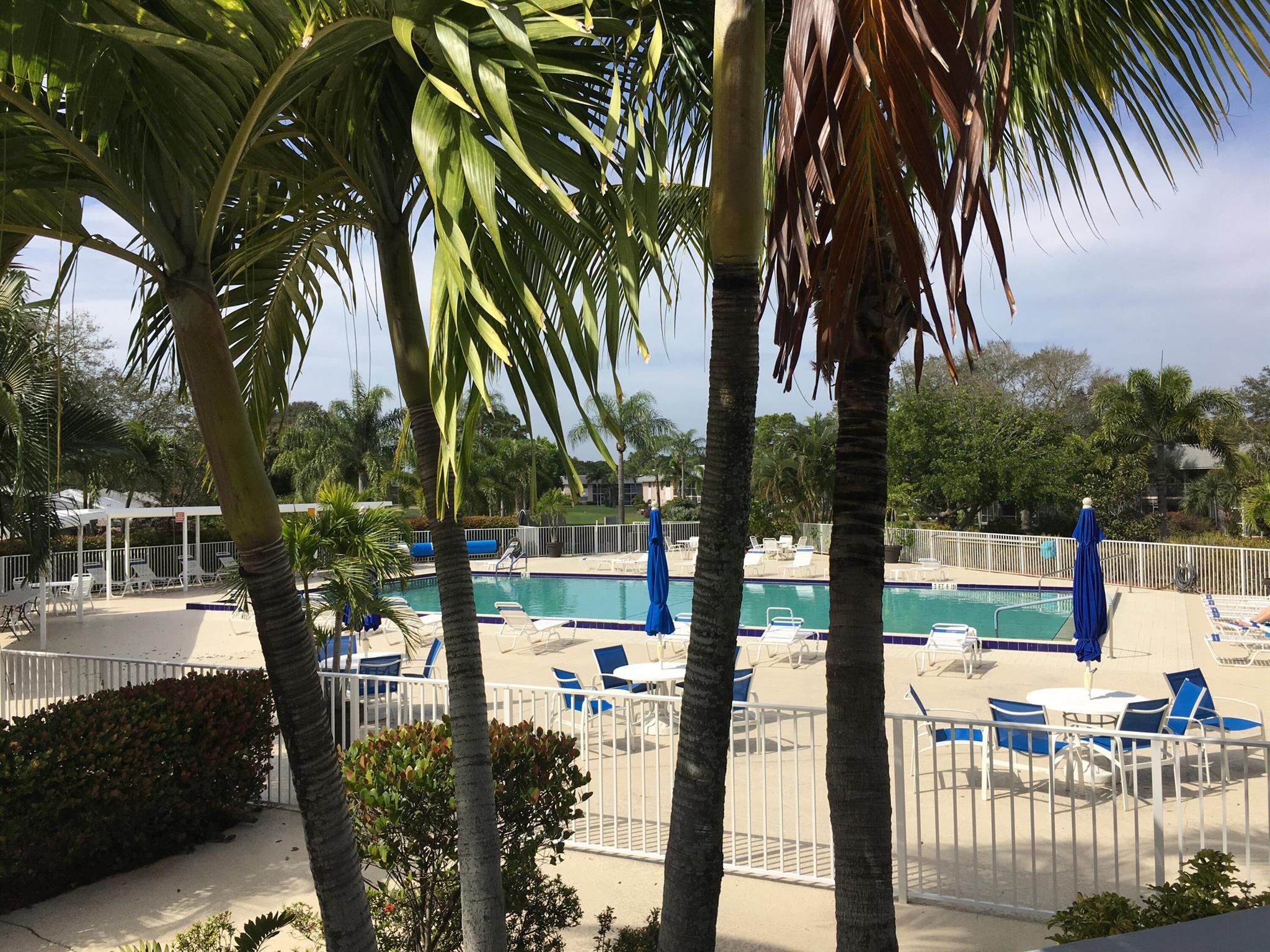 9472 SE Little Club Way S