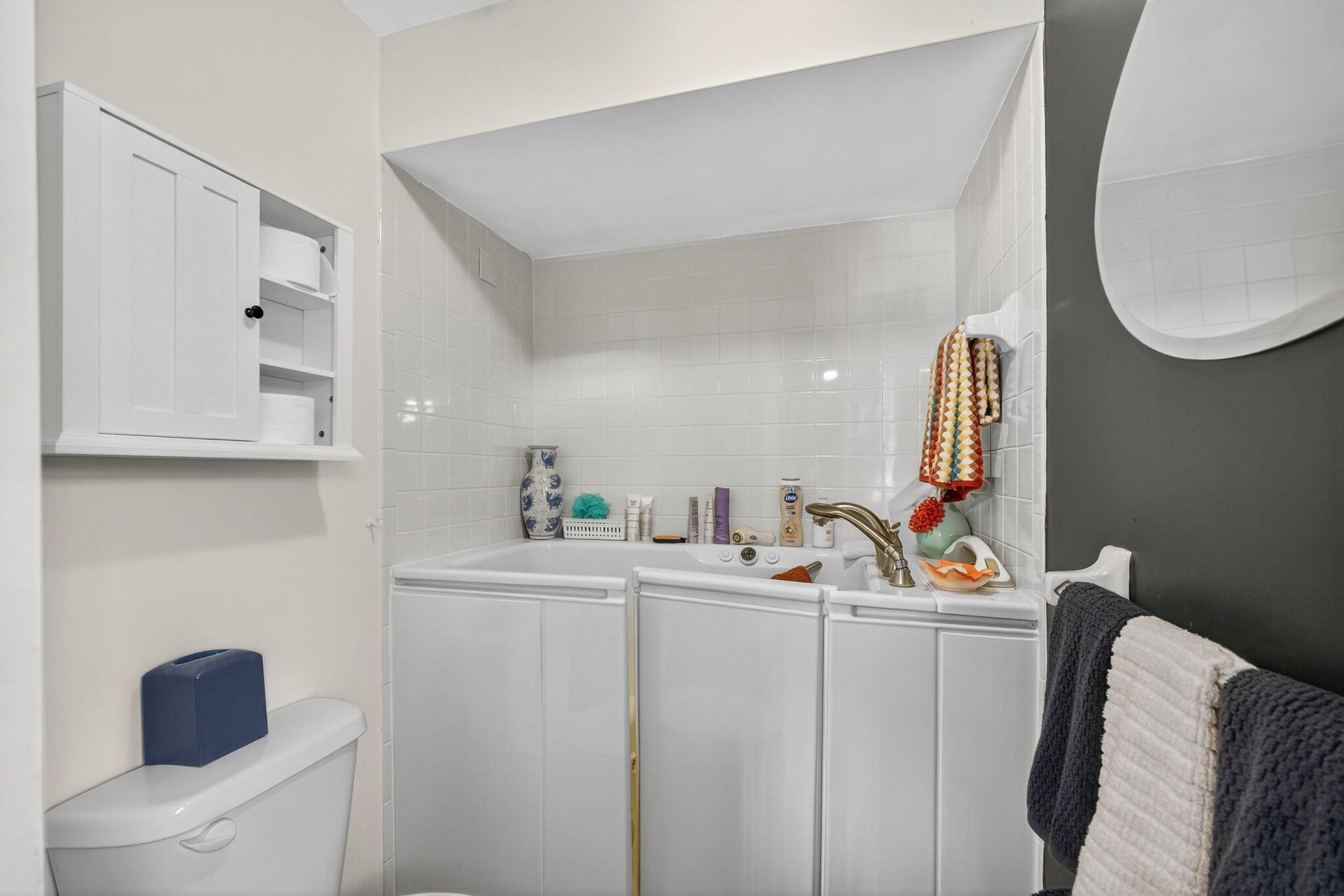 9472 SE Little Club Way S