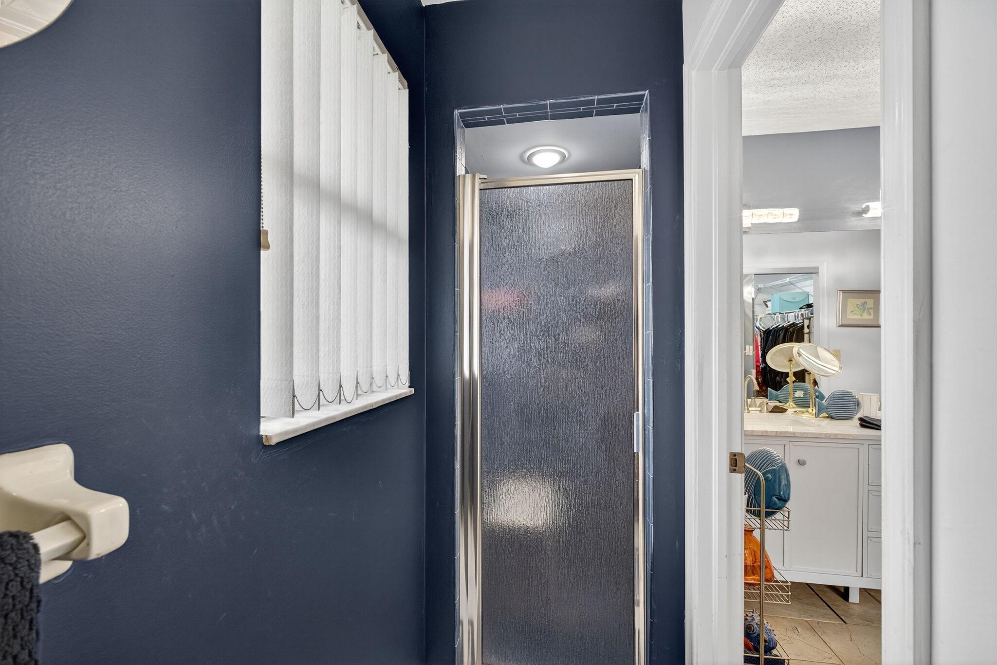 9472 SE Little Club Way S