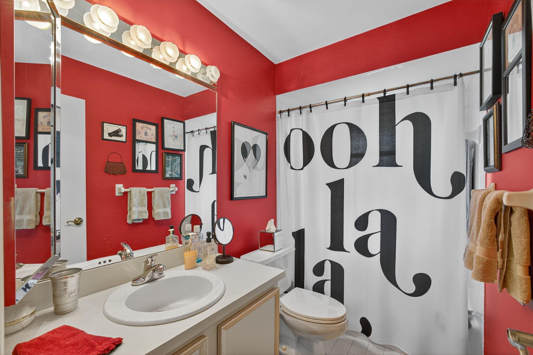 9472 SE Little Club Way S