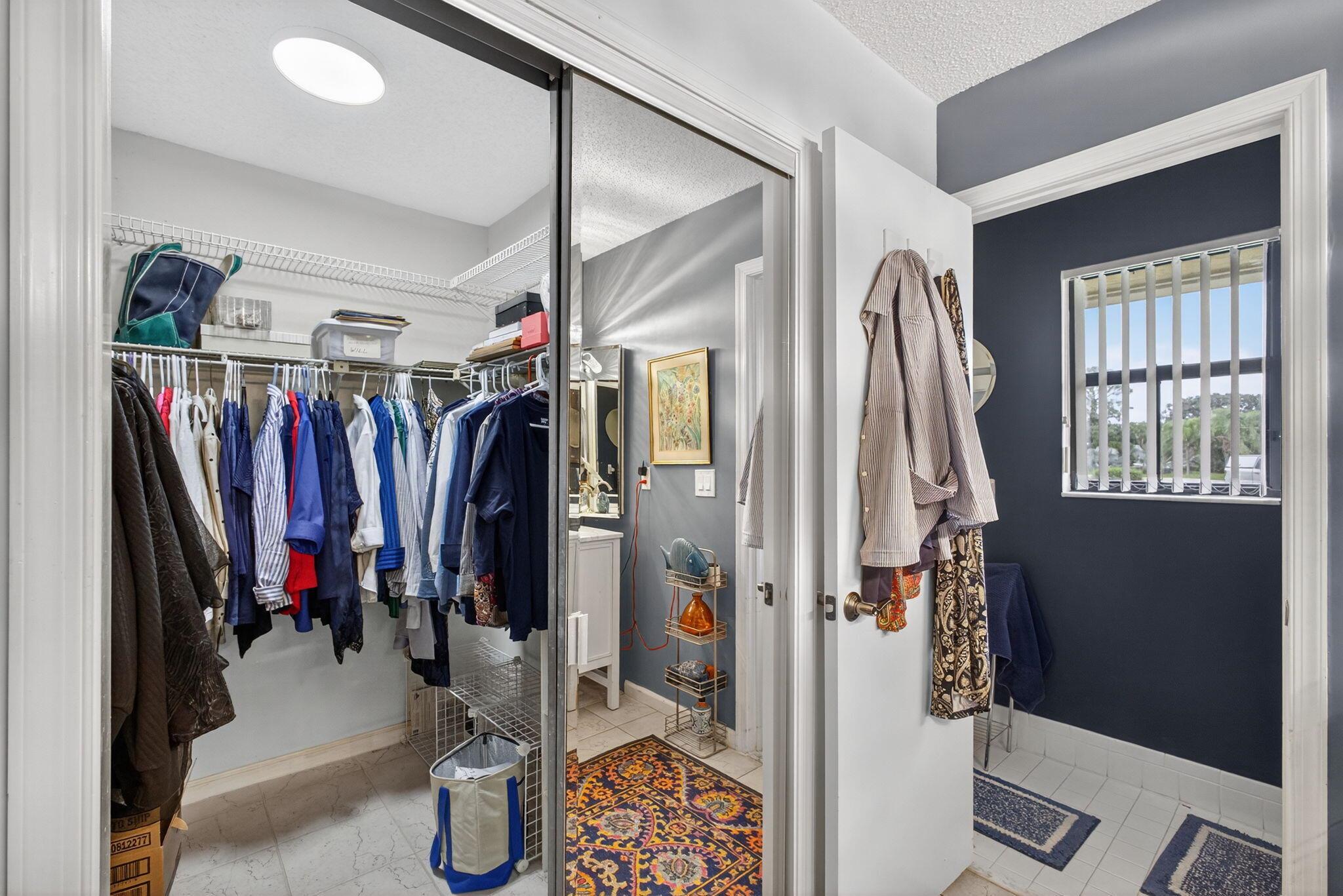 9472 SE Little Club Way S