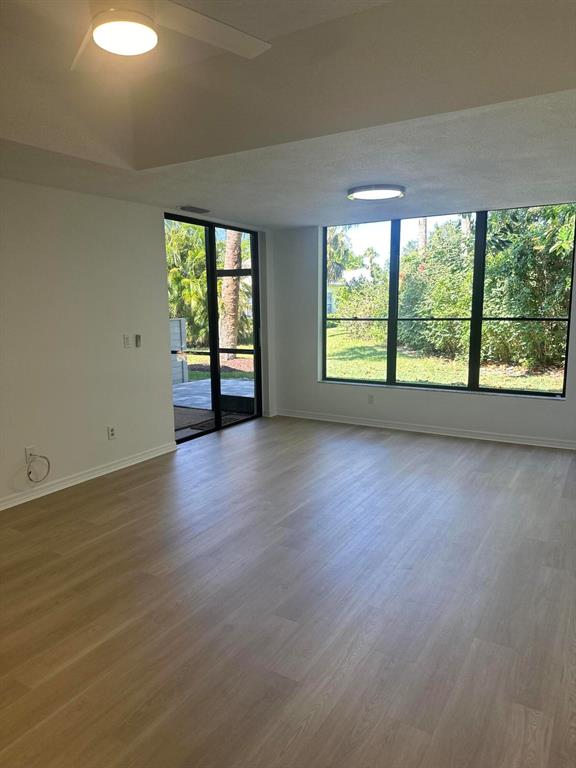 5270 SE Seascape Way 102