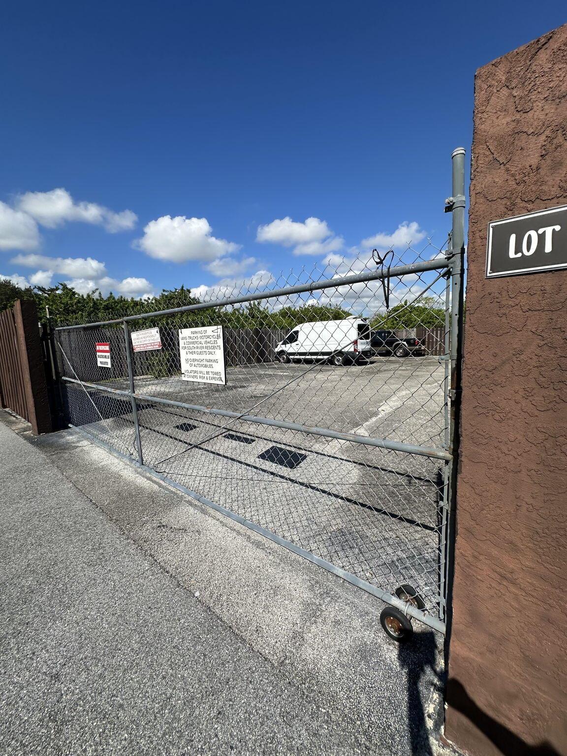 301 SW South River Drive 204