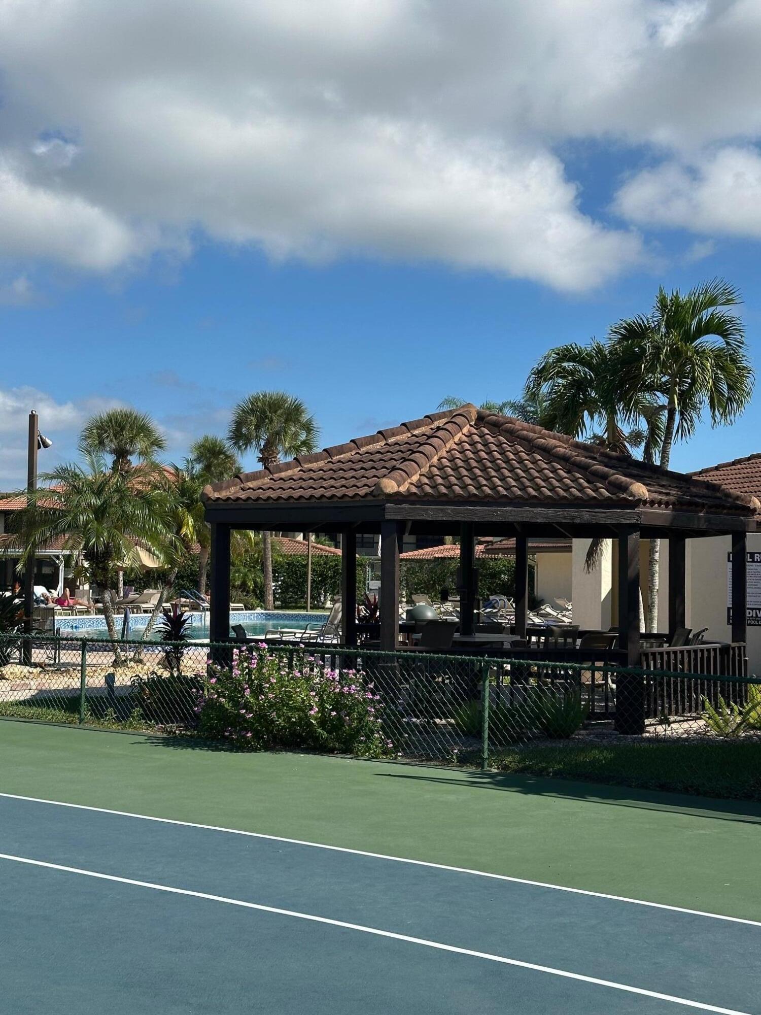 301 SW South River Drive 204