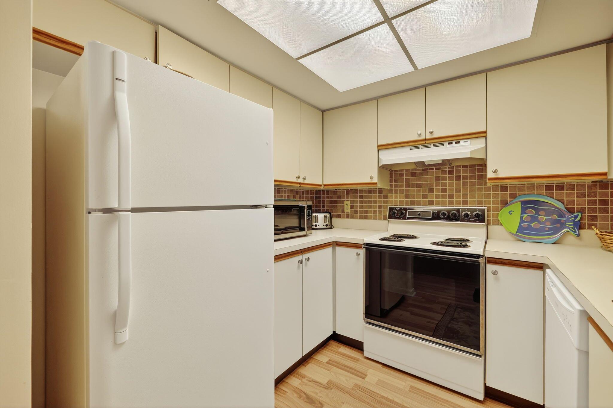 301 SW South River Drive 204