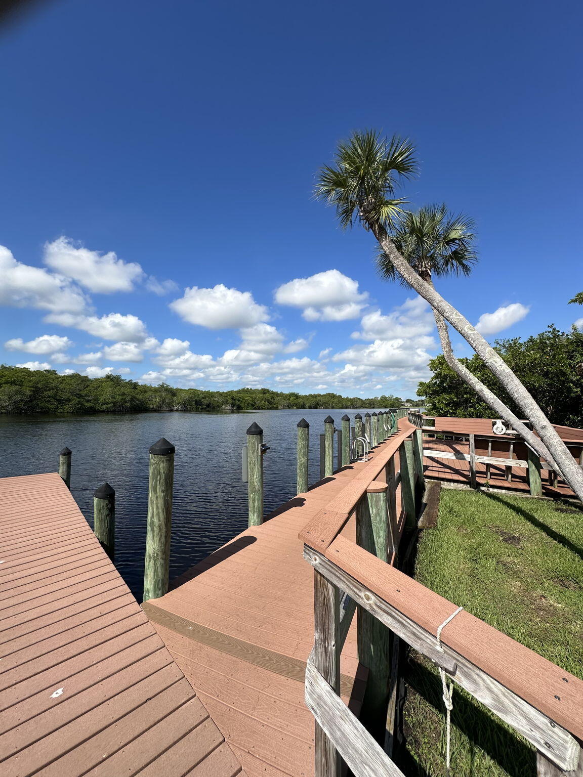 301 SW South River Drive 204