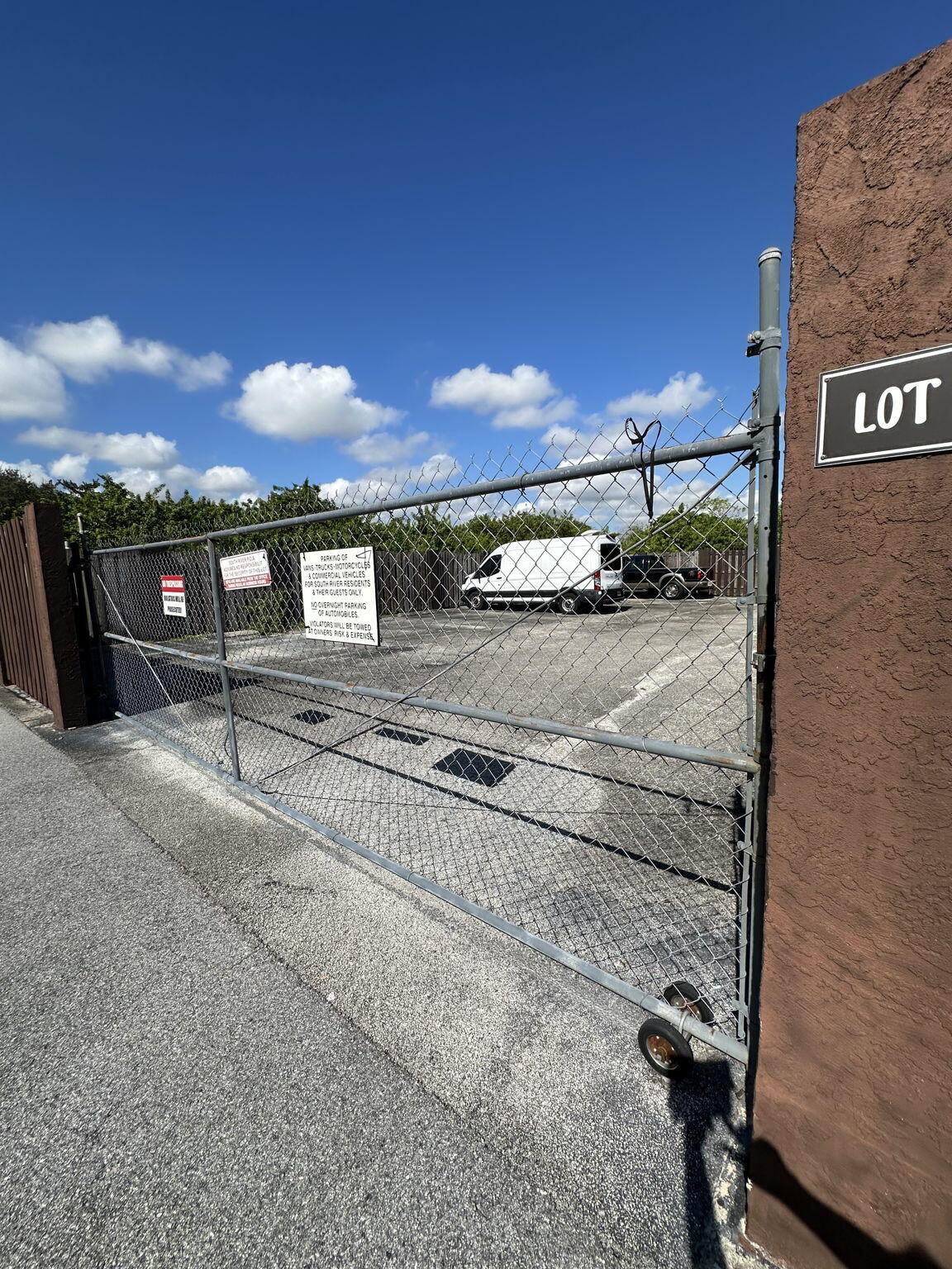 301 SW South River Drive 204