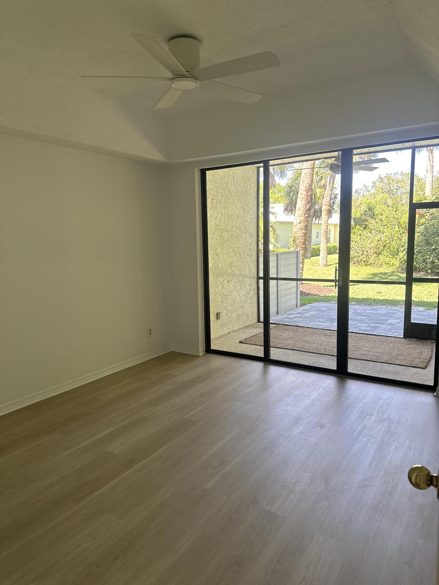 5270 SE Seascape Way 102