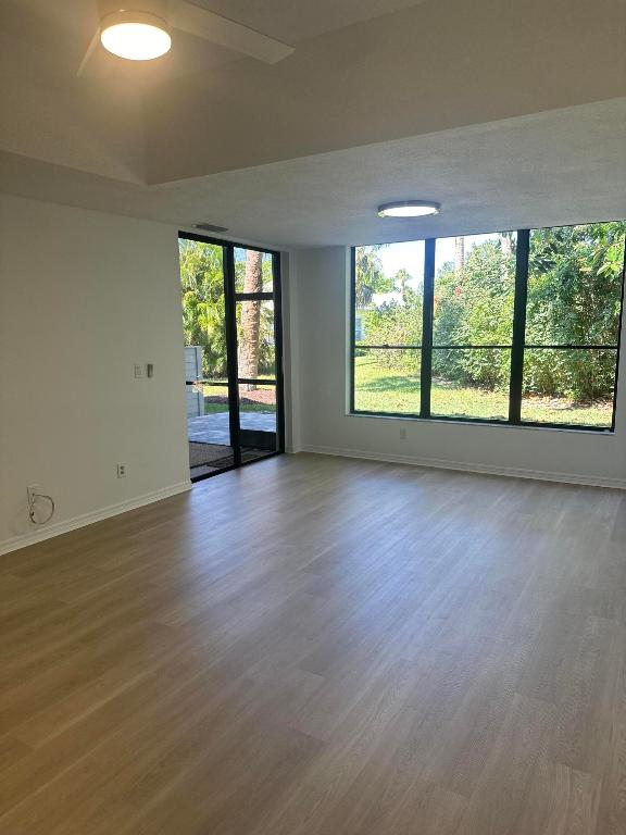 5270 SE Seascape Way 102