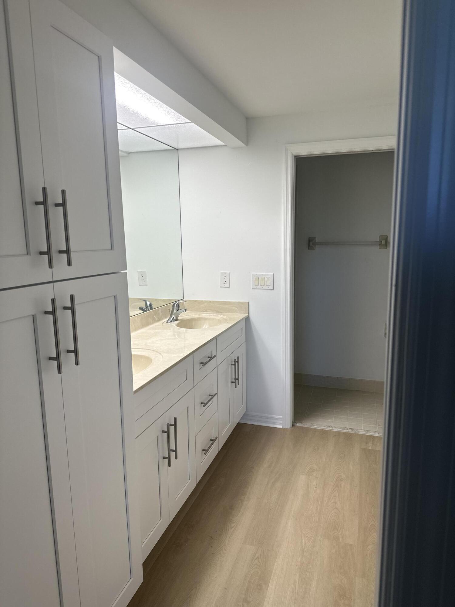 5270 SE Seascape Way 102