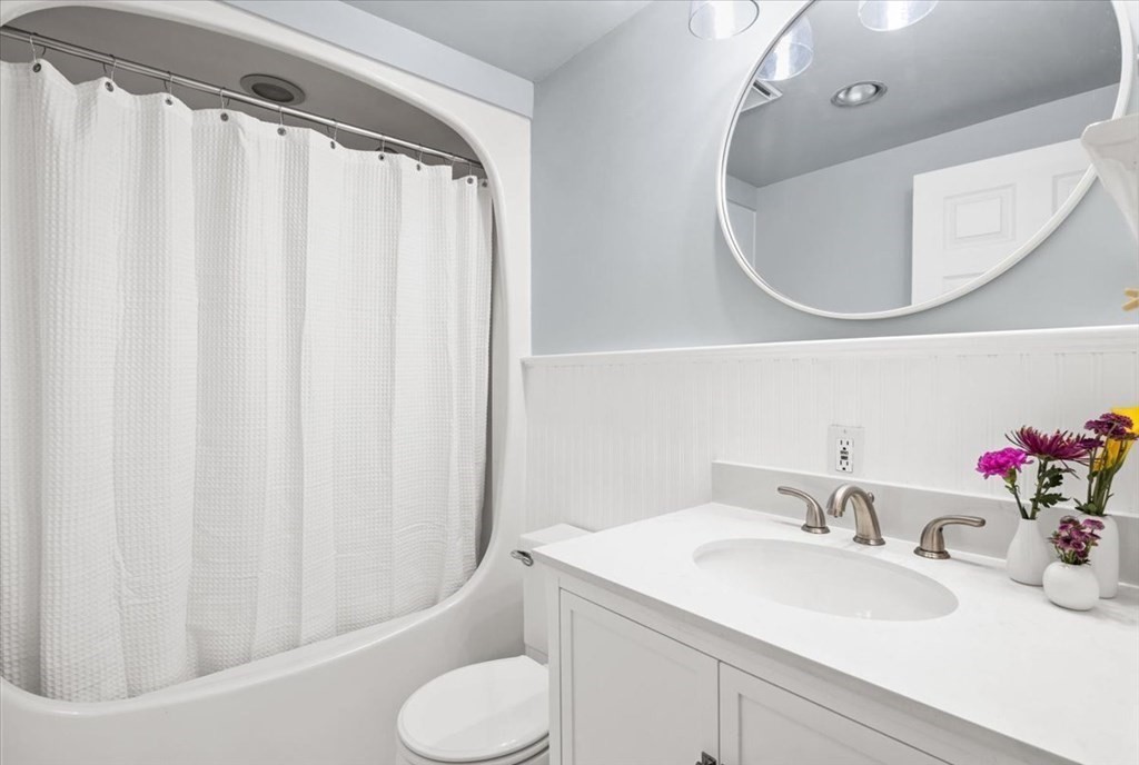 155 George Washington Blvd # 201