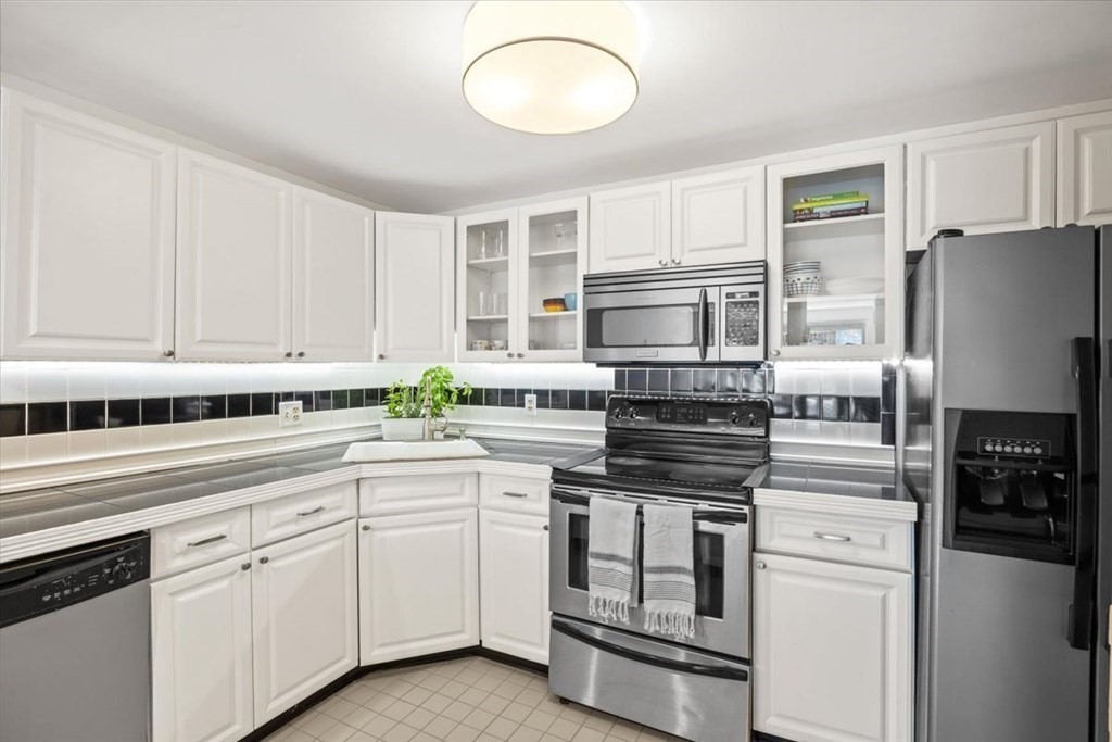 155 George Washington Blvd # 201