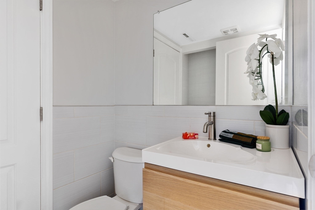 910 Edgell Rd # 914A