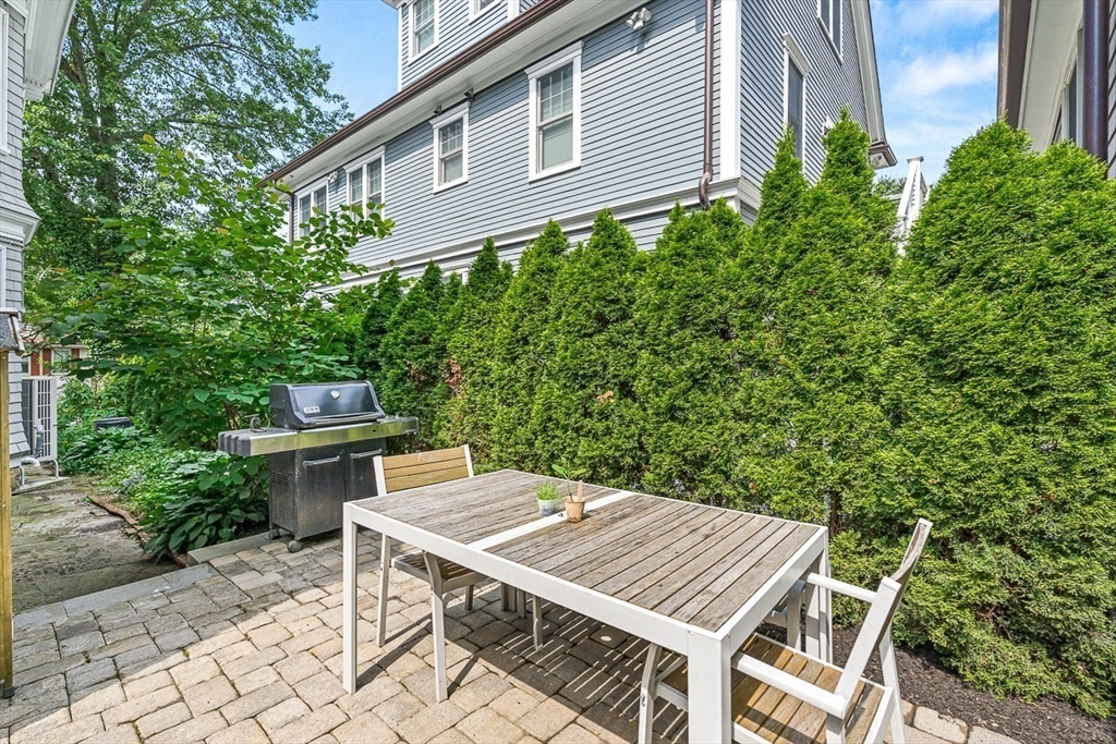 115 Westbourne Ter - Unit 1