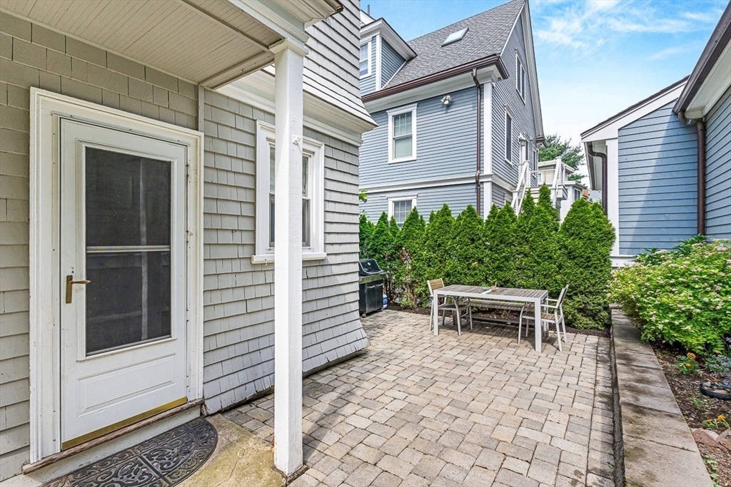 115 Westbourne Ter - Unit 1