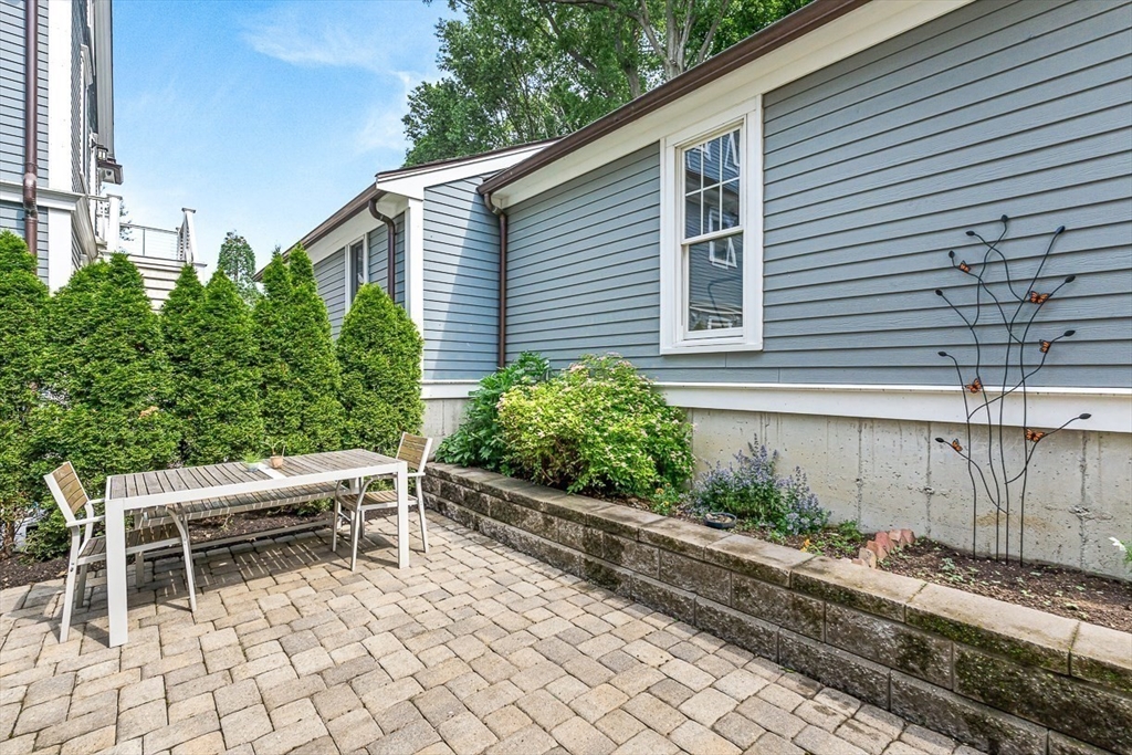 115 Westbourne Ter - Unit 1