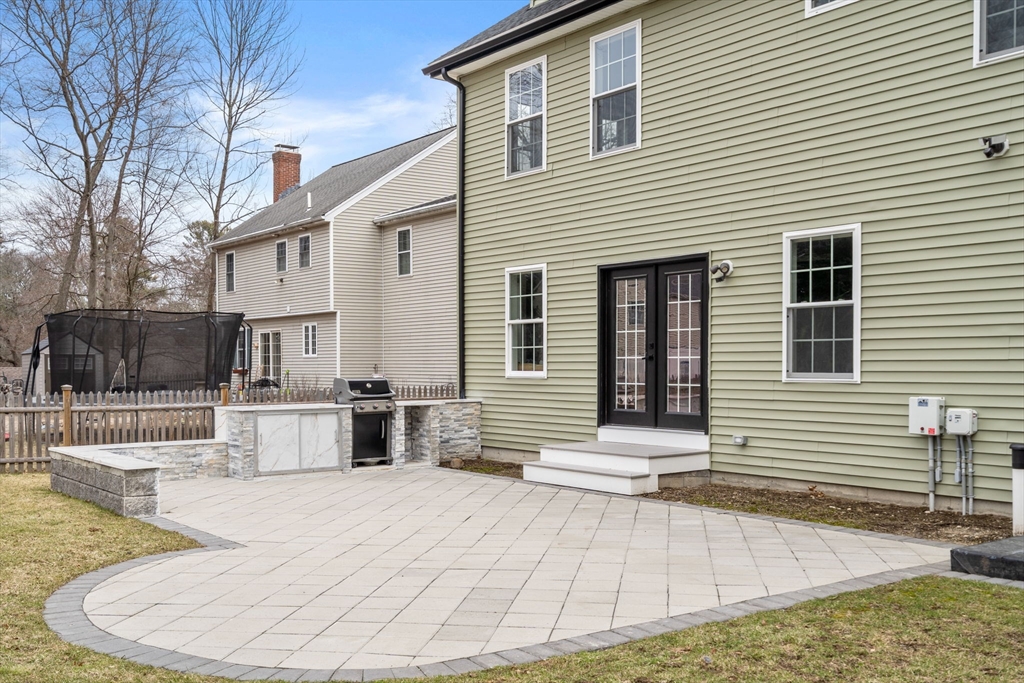 6 Ash St