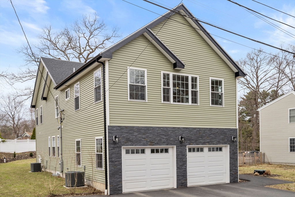 6 Ash St