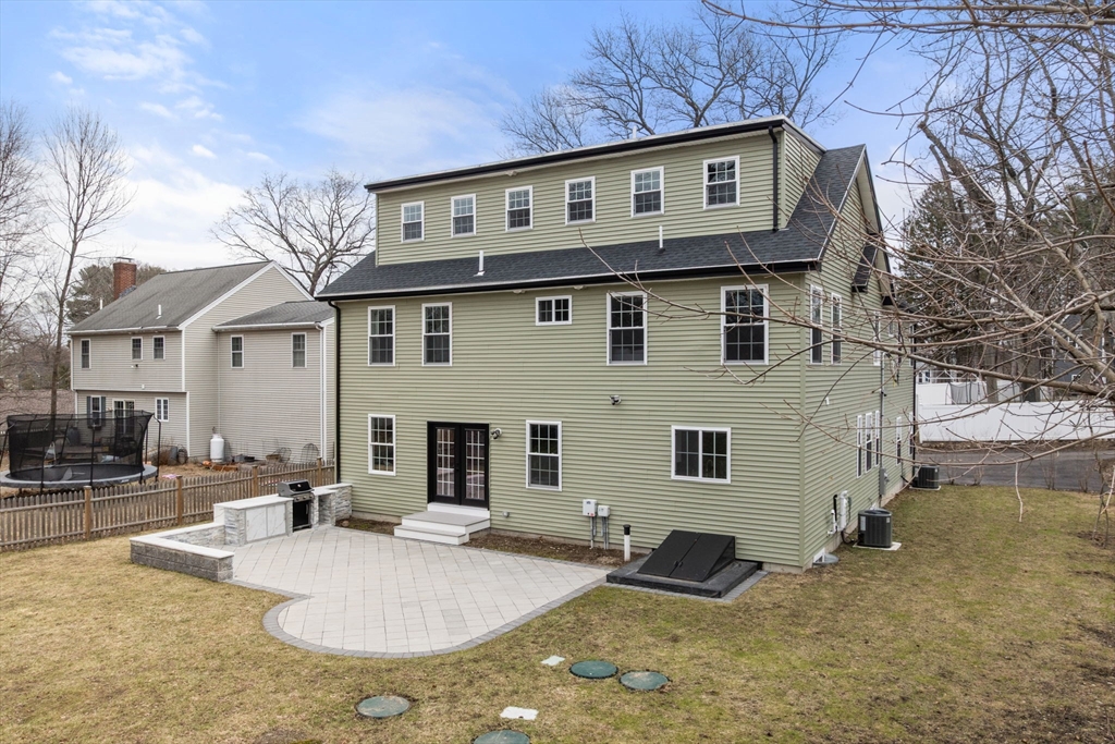 6 Ash St