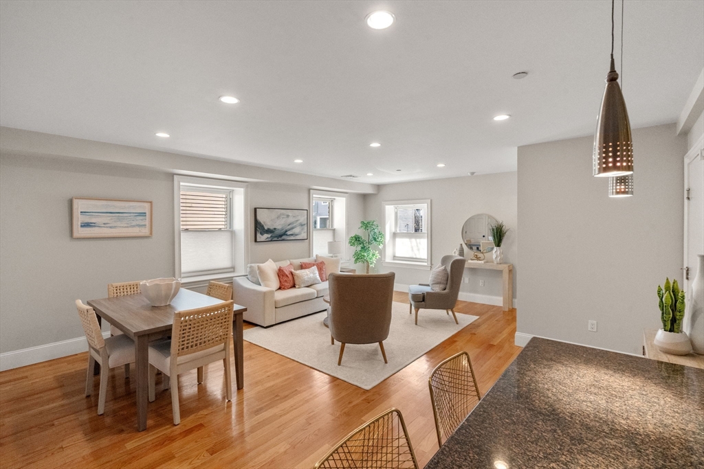 120 W 7th St # 102
